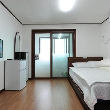 Seongsan Ilchulbong Pension Jeju Exterior photo