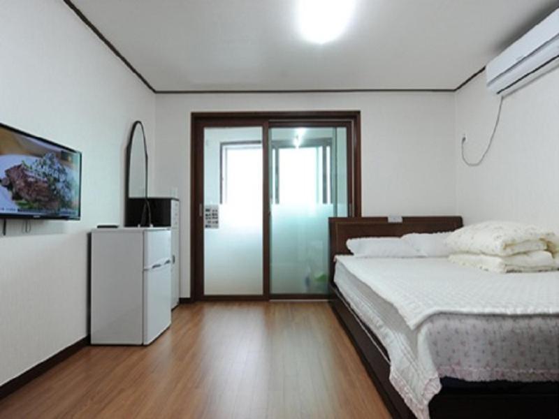 Seongsan Ilchulbong Pension Jeju Exterior photo
