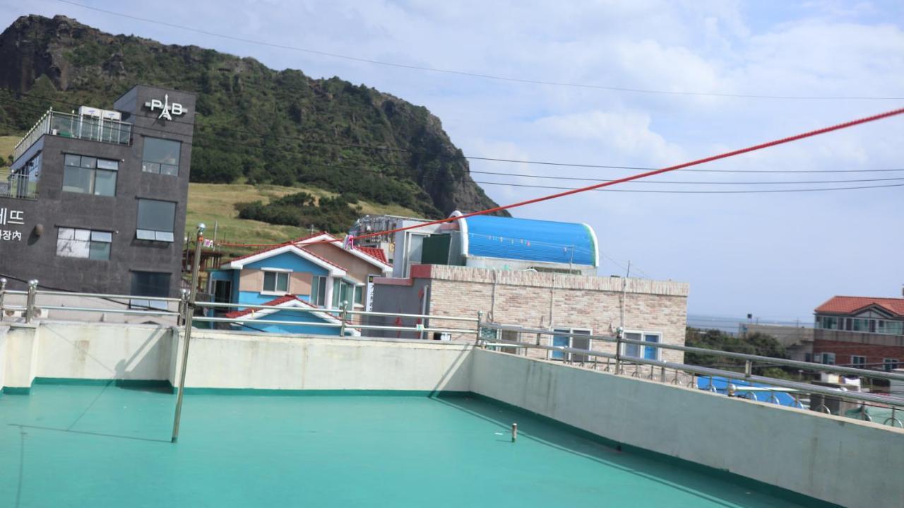 Seongsan Ilchulbong Pension Jeju Exterior photo